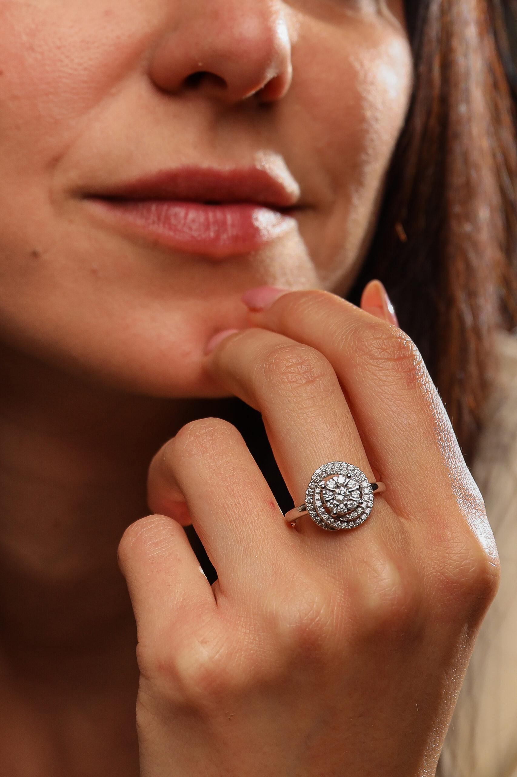Anello Brillanti Tondo DonnaOro - immagine 2